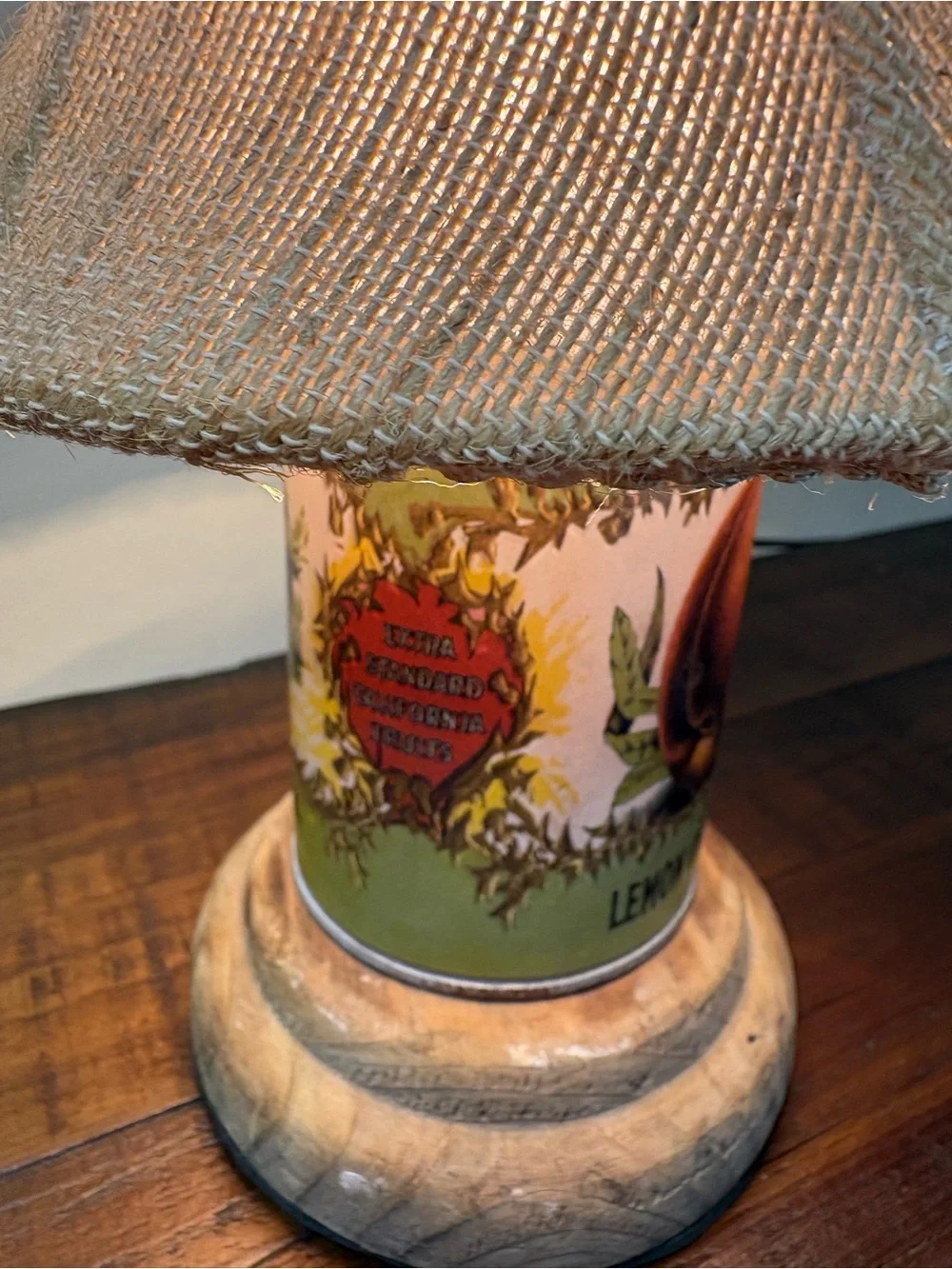 Vintage Style Miniature Table Lamp Of Canister Base Labeled “ Lemon Cling Peach” - Picture 2 of 13